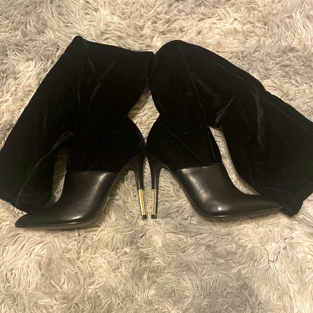 Thighs high boot, black , shoe dazzle, size 8